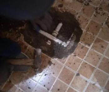 武汉市卫生间漏水维修公司为您分享下卫生间渗水如何处理及注意事项