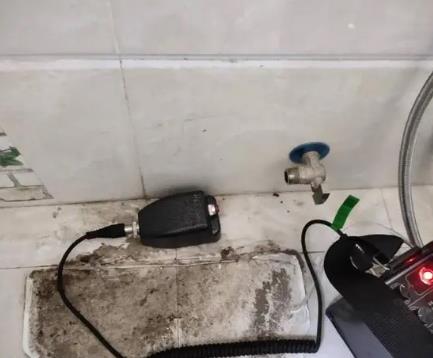 武汉市屋顶漏水维修公司分享下卫生间漏水的危害及解决方法